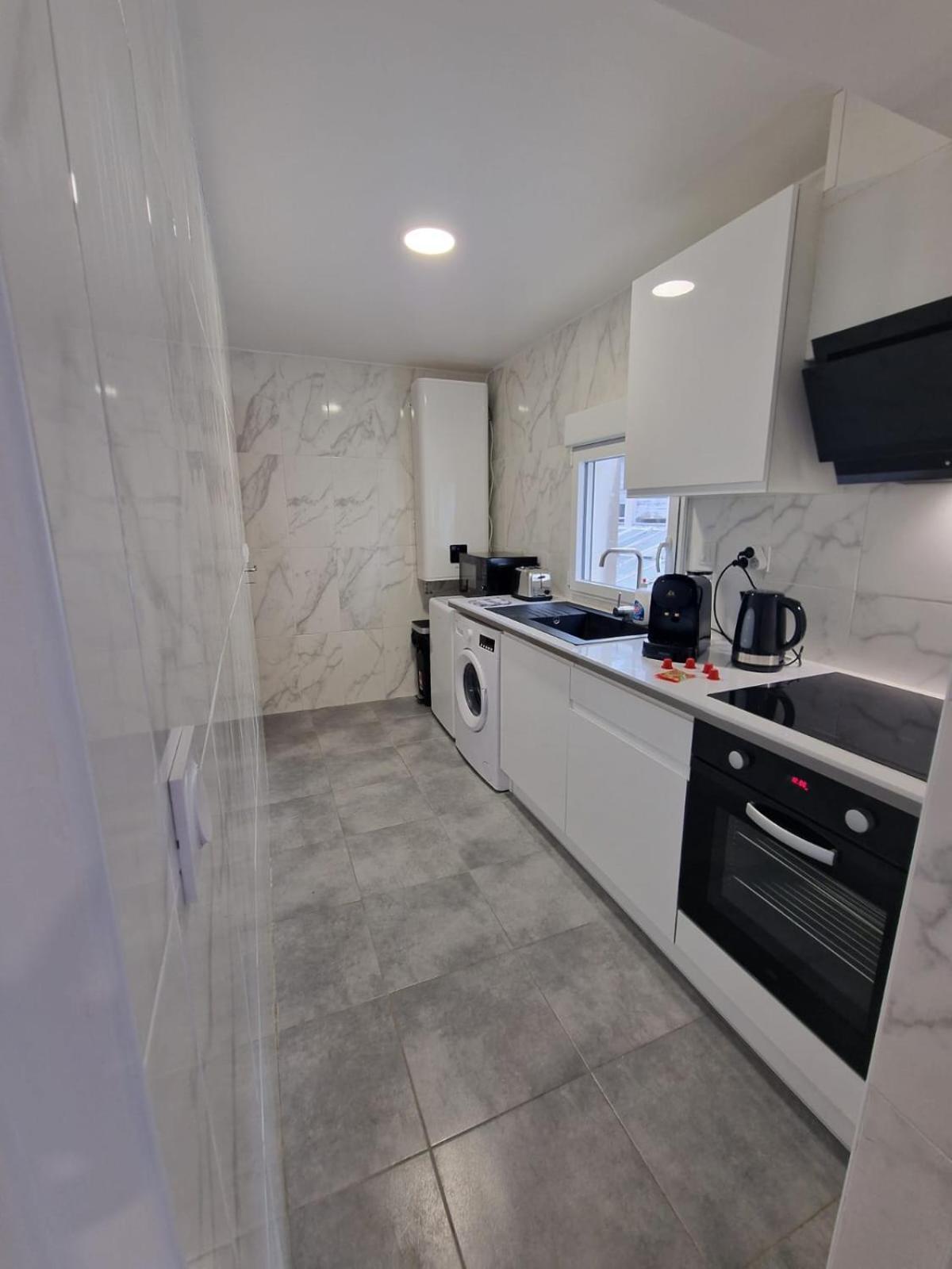 Appartement Hyper Centre Cosy Avec Balcon ชาโตว์ดอง ภายนอก รูปภาพ
